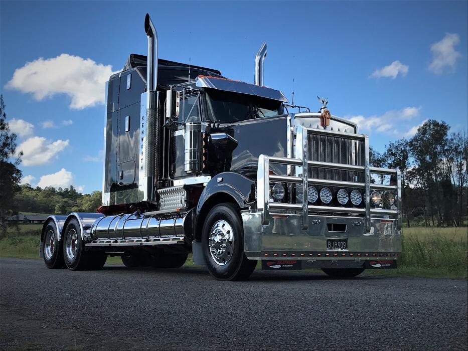 Images Brown and Hurley Yatala - New & Used Trucks & Trailers, Parts & Service