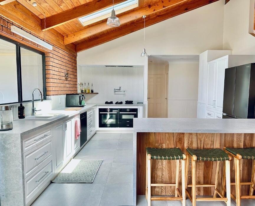 Images Haddon Kitchens & Cabinets