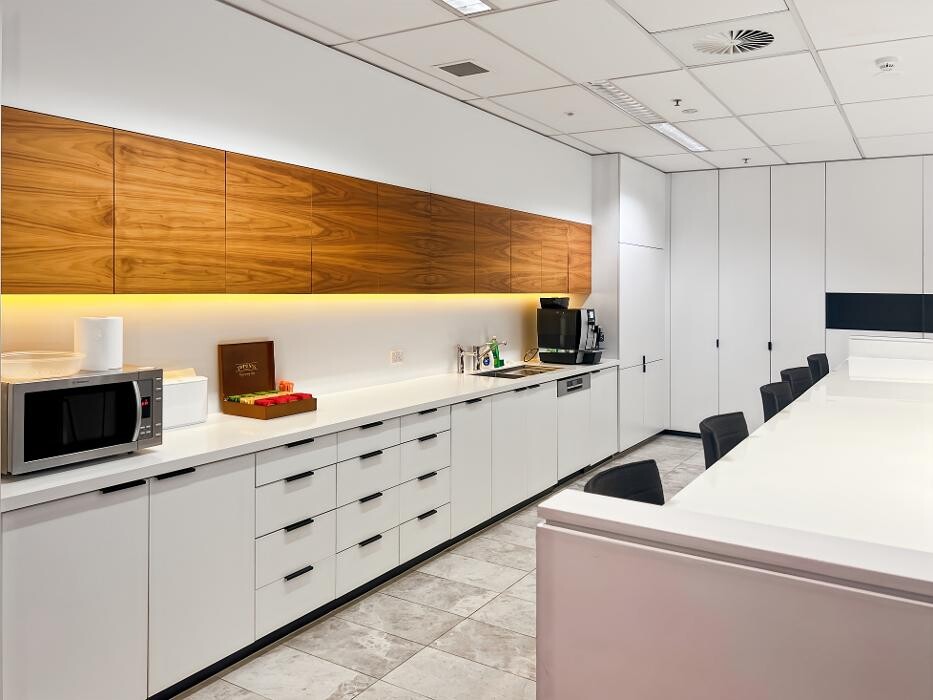 Images Regus 460 Lonsdale Street