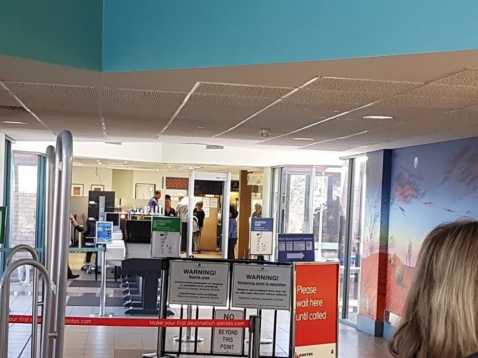 Images Avis Car & Truck Rental Ayers Rock Airport