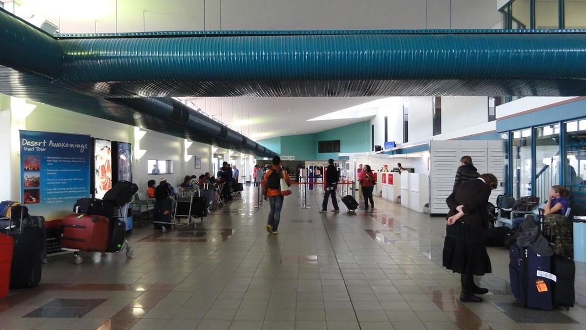 Images Avis Car & Truck Rental Ayers Rock Airport