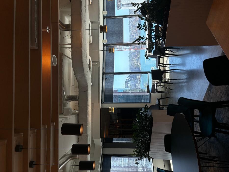Images Cushman & Wakefield - Commercial Real Estate Services