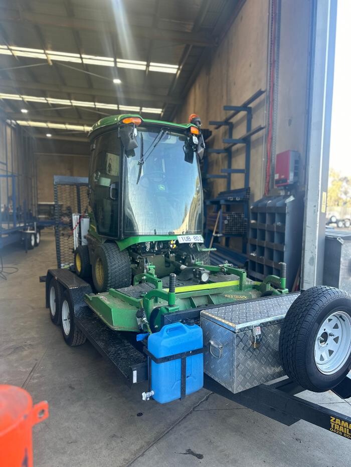 Images Zammit Trailers