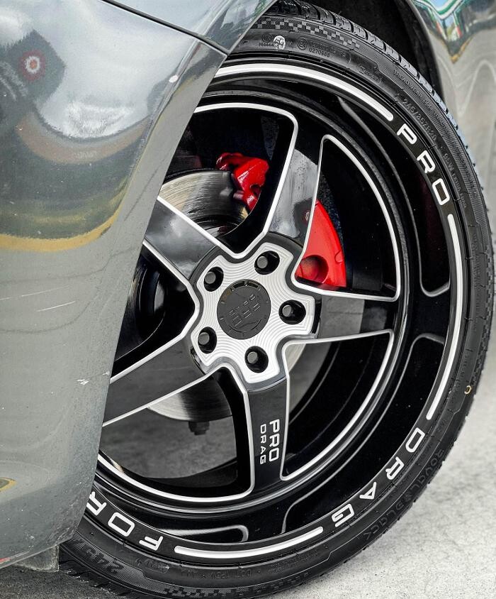Images Ozzy Tyres Roxburgh Park