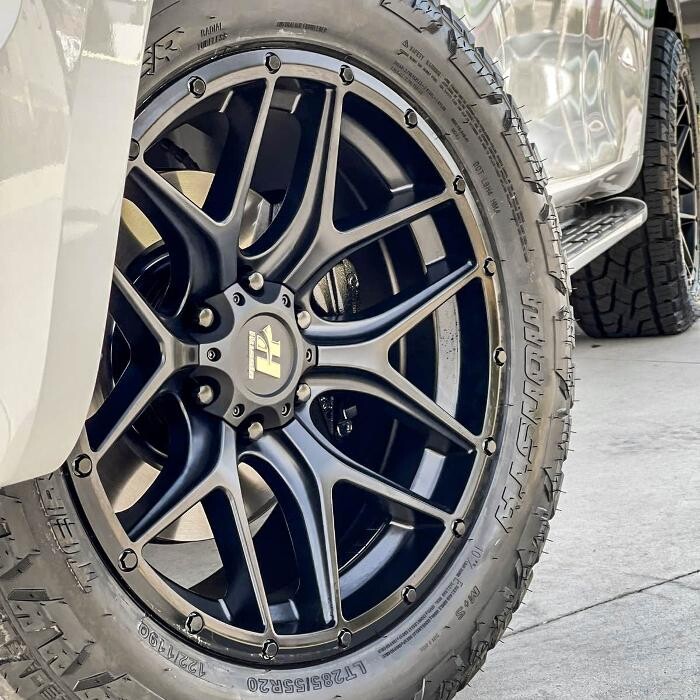 Images Ozzy Tyres Roxburgh Park