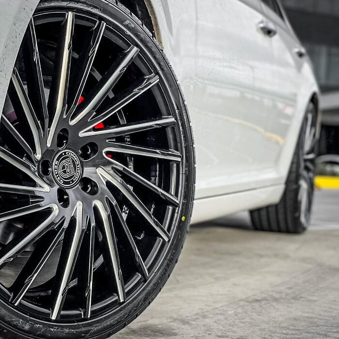 Images Ozzy Tyres Roxburgh Park