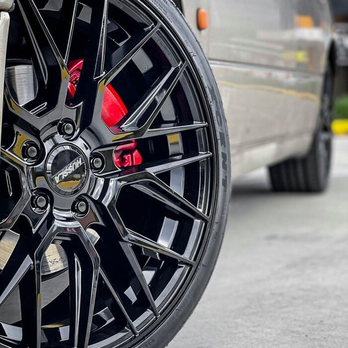 Images Ozzy Tyres Roxburgh Park