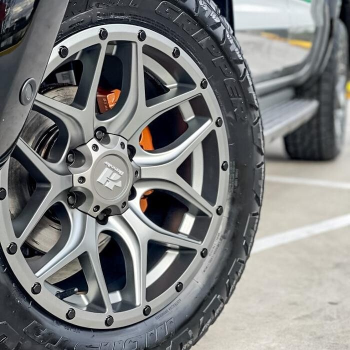 Images Ozzy Tyres Roxburgh Park