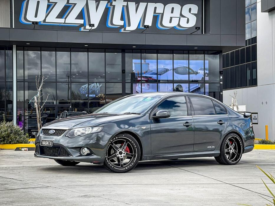 Images Ozzy Tyres Roxburgh Park