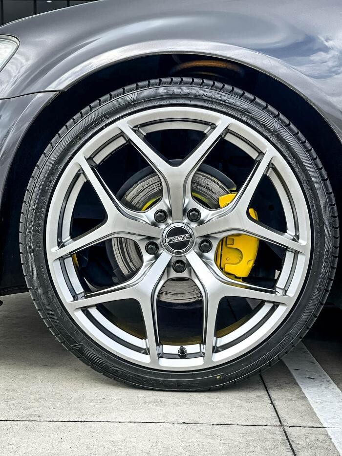 Images Ozzy Tyres Roxburgh Park