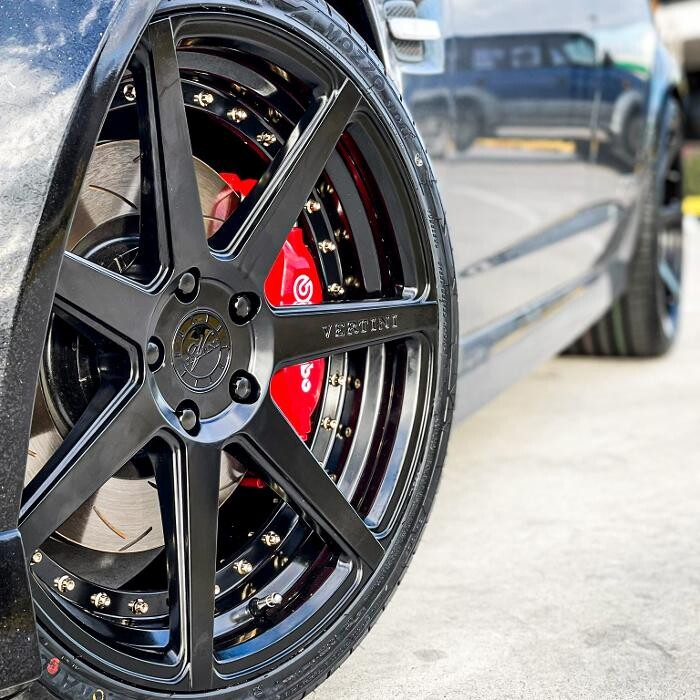 Images Ozzy Tyres Roxburgh Park