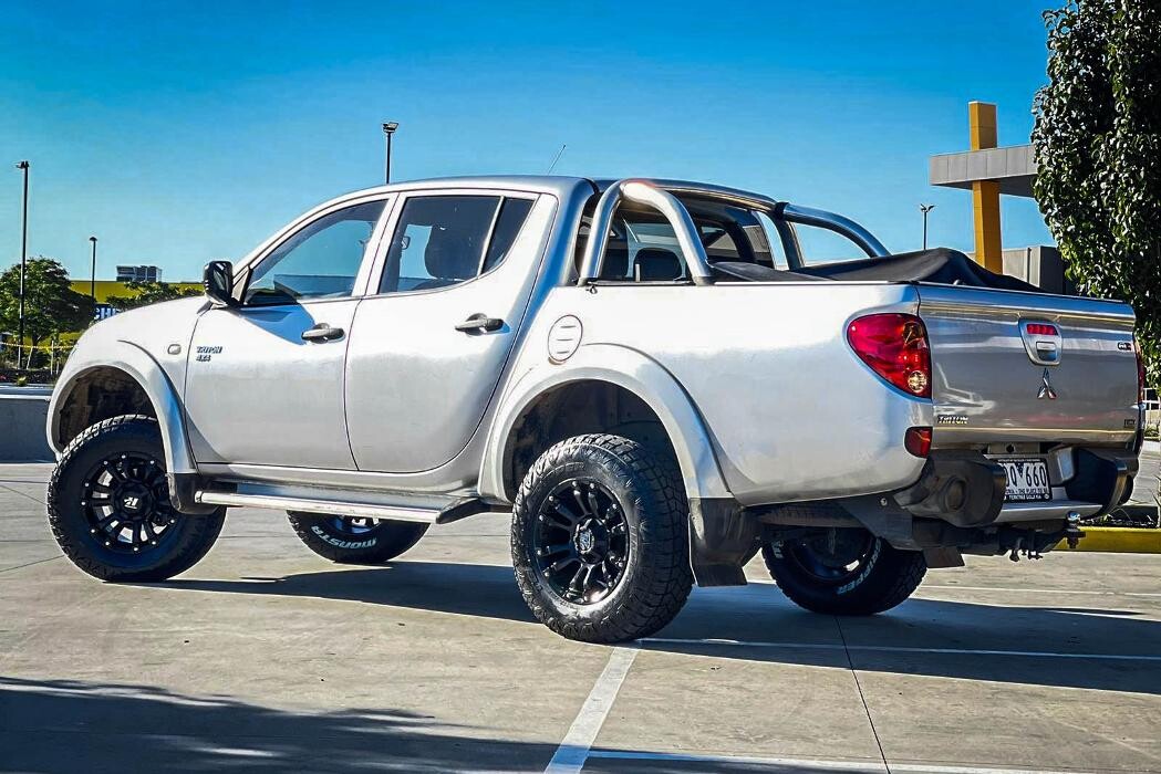 Images Ozzy Tyres Roxburgh Park