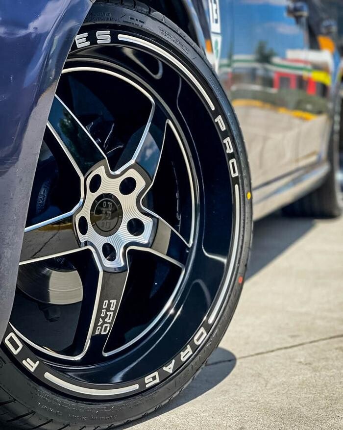 Images Ozzy Tyres Roxburgh Park