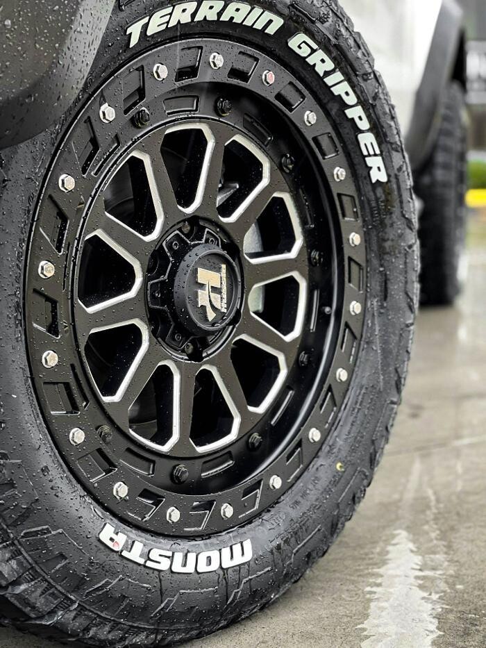 Images Ozzy Tyres Roxburgh Park