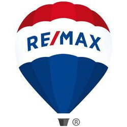 RE/MAX Property Centre Logo