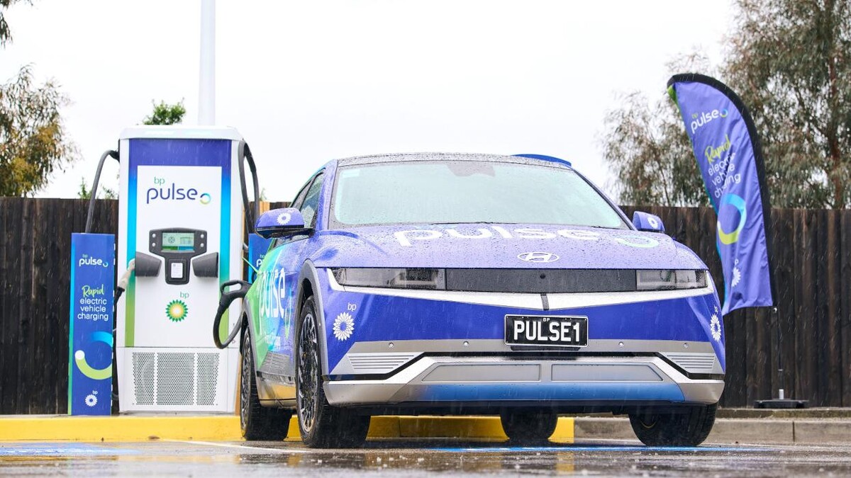 Images bp pulse Charging Station