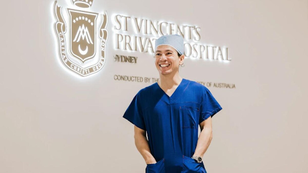 Images Dr. Oliver Khoo - Orthopaedic Surgeon