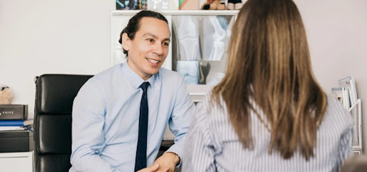 Images Dr. Oliver Khoo - Orthopaedic Surgeon