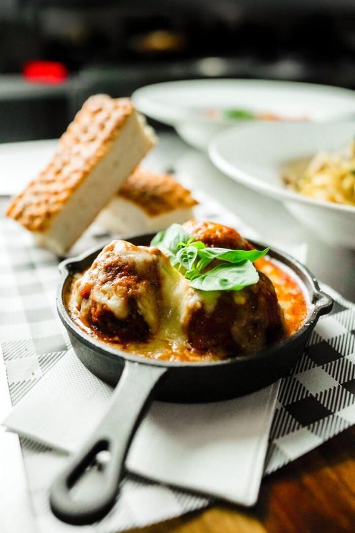 Images Vitaly Italian & Woodfire Pizza Restaurant (Matraville)