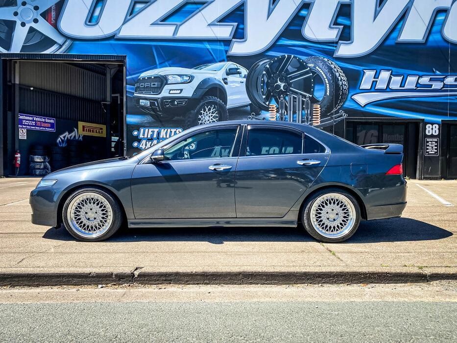 Images Ozzy Tyres Underwood | Southside Cheap Tyres | Brisbane Wheels and Tyres | 4x4 Rims