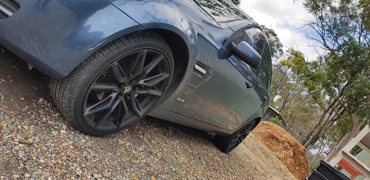 Images Ozzy Tyres Underwood | Southside Cheap Tyres | Brisbane Wheels and Tyres | 4x4 Rims