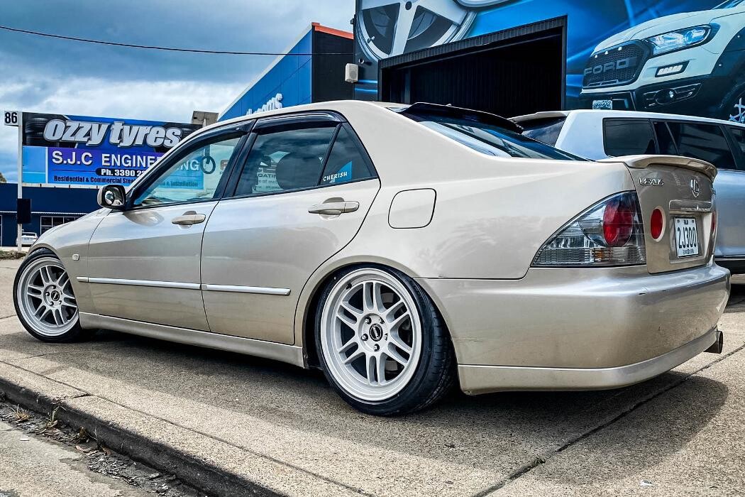 Images Ozzy Tyres Underwood | Southside Cheap Tyres | Brisbane Wheels and Tyres | 4x4 Rims