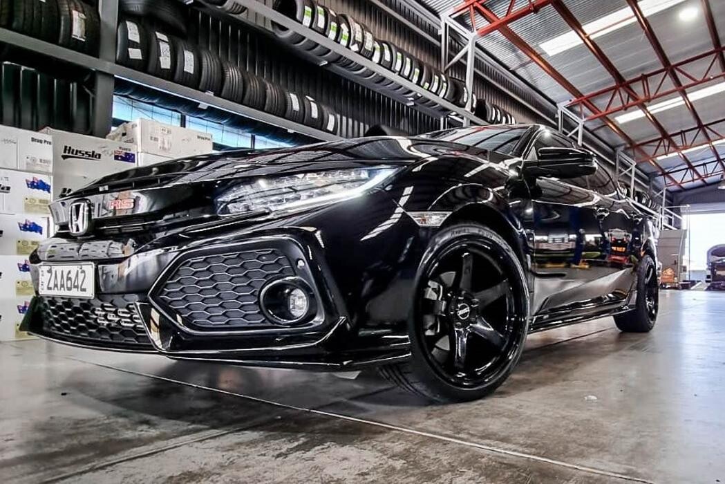 Images Ozzy Tyres Underwood | Southside Cheap Tyres | Brisbane Wheels and Tyres | 4x4 Rims