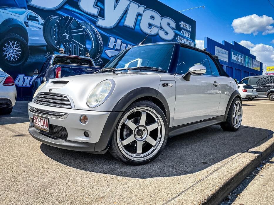 Images Ozzy Tyres Underwood | Southside Cheap Tyres | Brisbane Wheels and Tyres | 4x4 Rims