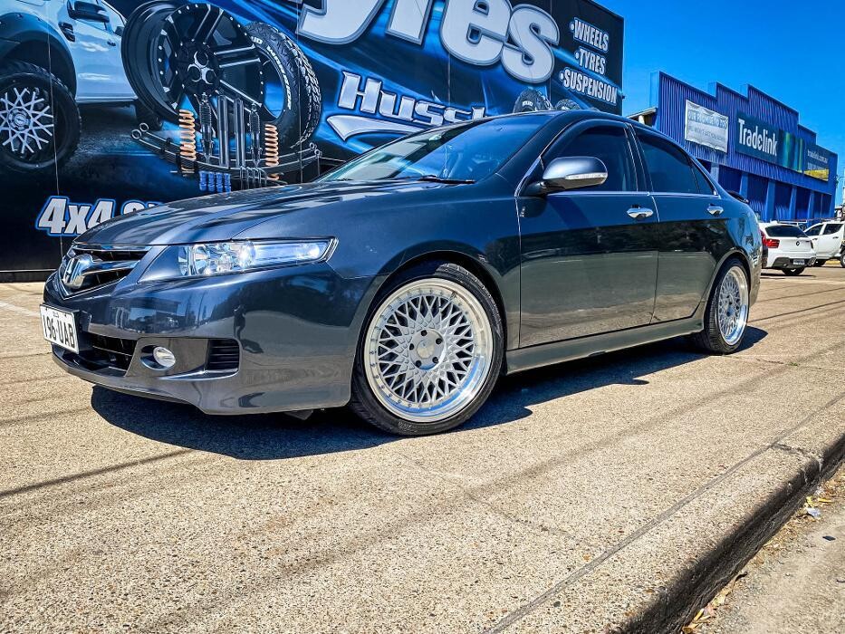 Images Ozzy Tyres Underwood | Southside Cheap Tyres | Brisbane Wheels and Tyres | 4x4 Rims