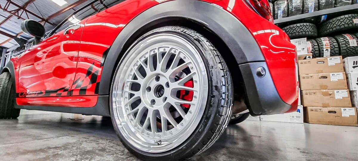 Images Ozzy Tyres Underwood | Southside Cheap Tyres | Brisbane Wheels and Tyres | 4x4 Rims