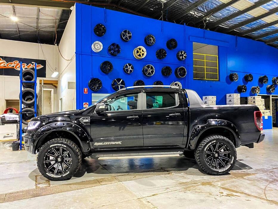Images Ozzy Tyres Fyshwick | Tyres Canberra | Wheels & Tyres ACT | 4x4 Centre