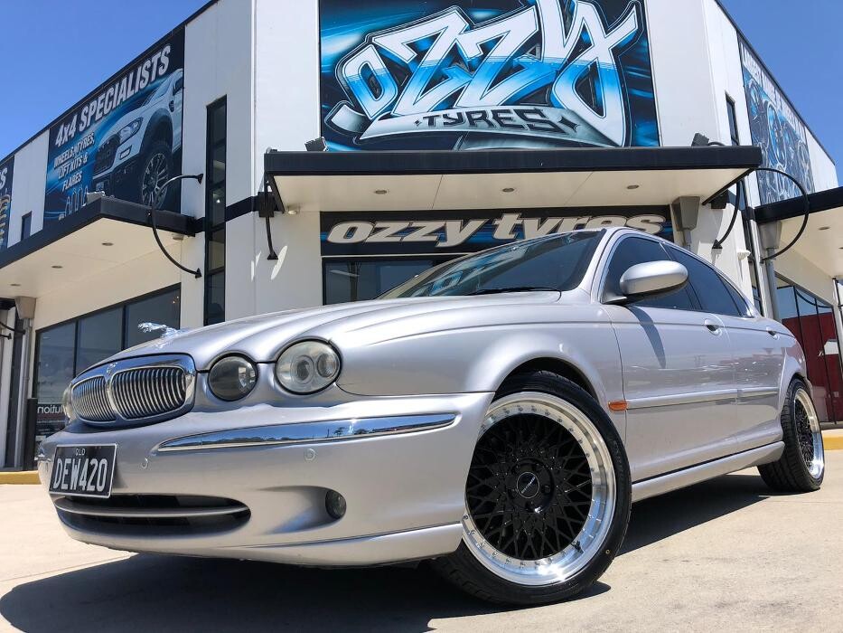 Images Ozzy Tyres Fyshwick | Tyres Canberra | Wheels & Tyres ACT | 4x4 Centre