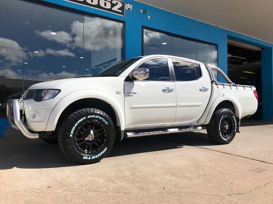 Images Ozzy Tyres Fyshwick | Tyres Canberra | Wheels & Tyres ACT | 4x4 Centre