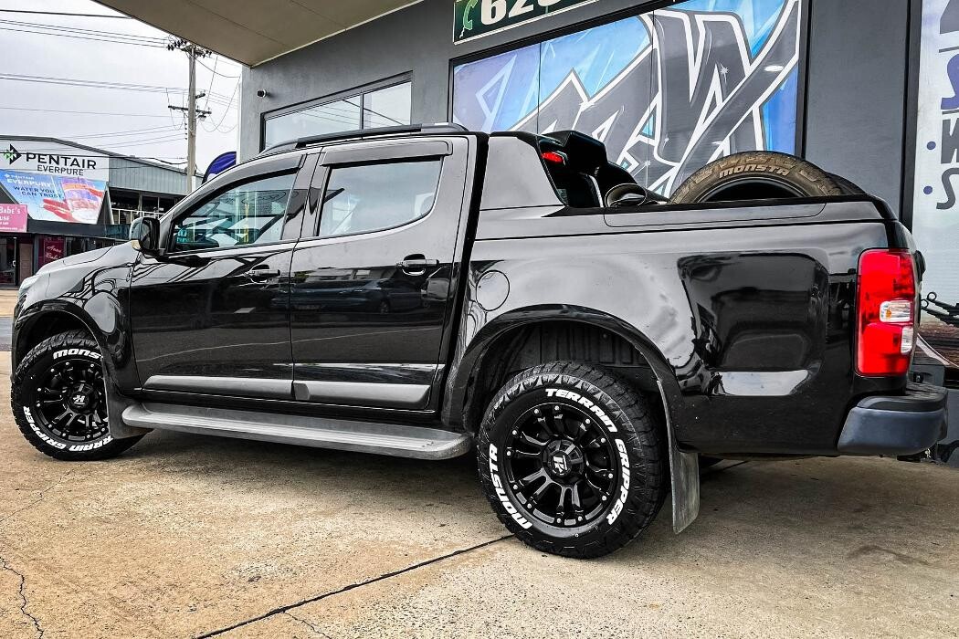 Images Ozzy Tyres Fyshwick | Tyres Canberra | Wheels & Tyres ACT | 4x4 Centre