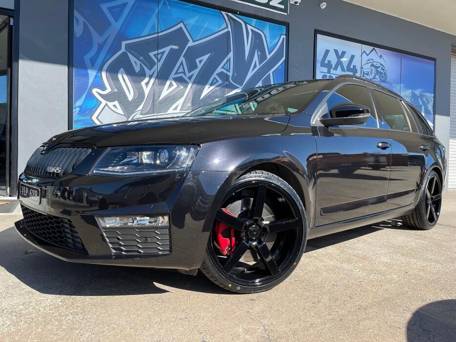 Images Ozzy Tyres Fyshwick | Tyres Canberra | Wheels & Tyres ACT | 4x4 Centre