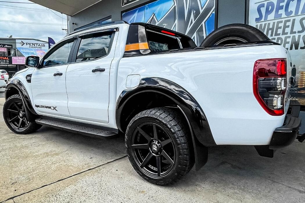 Images Ozzy Tyres Fyshwick | Tyres Canberra | Wheels & Tyres ACT | 4x4 Centre