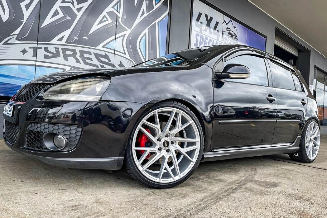 Images Ozzy Tyres Fyshwick | Tyres Canberra | Wheels & Tyres ACT | 4x4 Centre