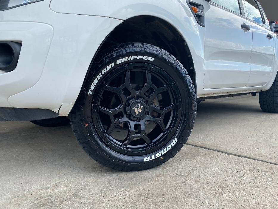 Images Ozzy Tyres Fyshwick | Tyres Canberra | Wheels & Tyres ACT | 4x4 Centre