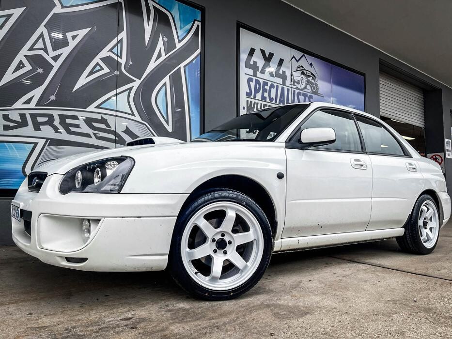 Images Ozzy Tyres Fyshwick | Tyres Canberra | Wheels & Tyres ACT | 4x4 Centre