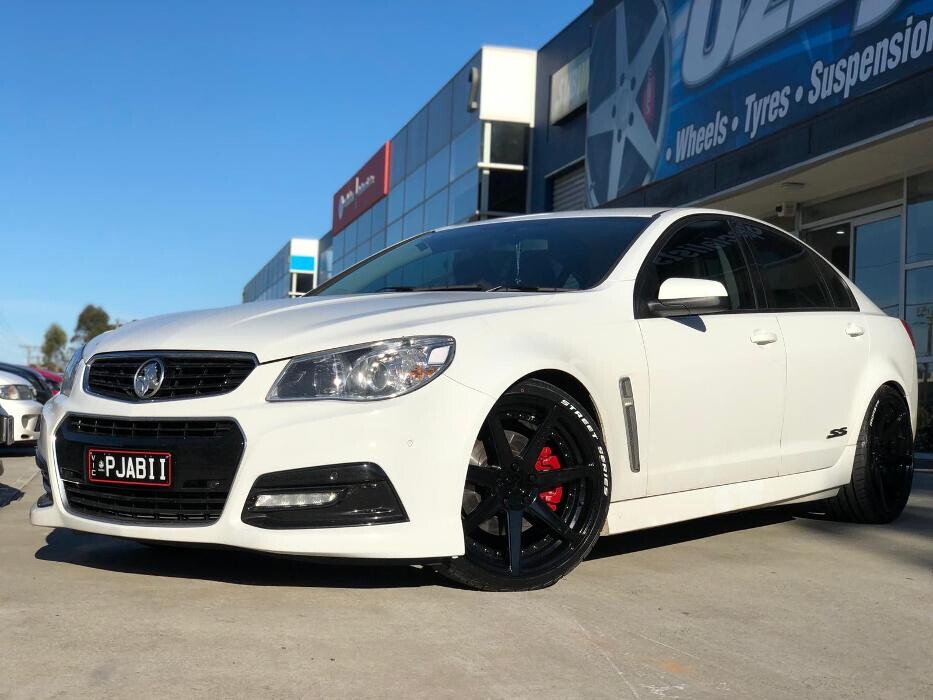 Images Ozzy Tyres Fyshwick | Tyres Canberra | Wheels & Tyres ACT | 4x4 Centre
