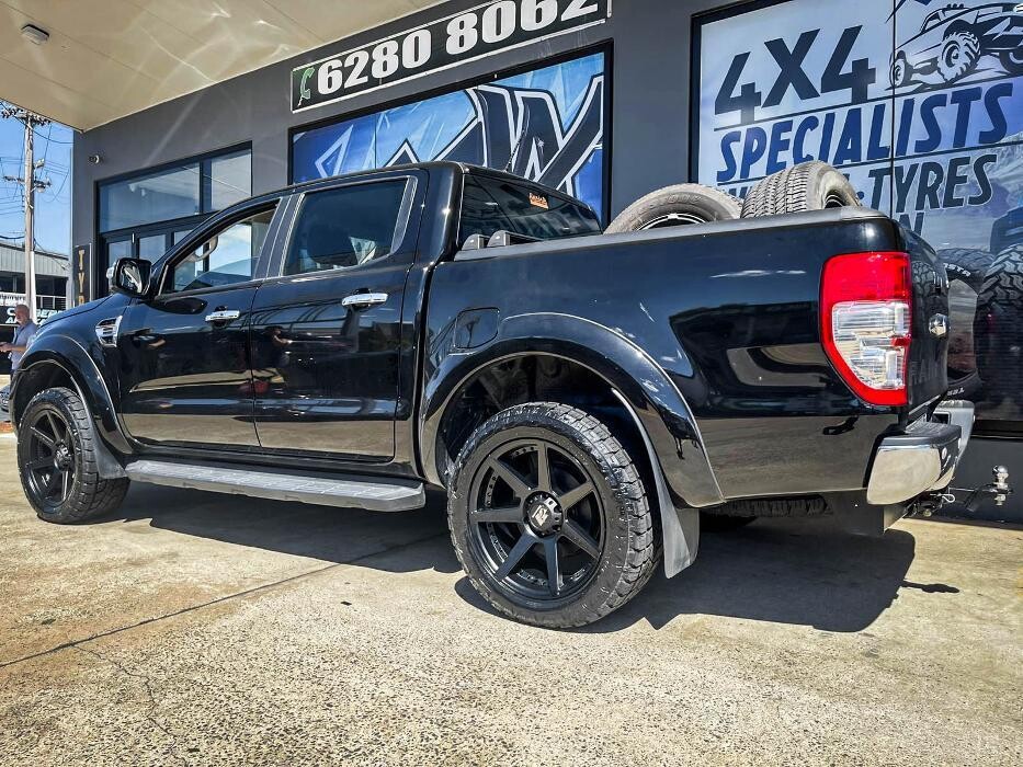 Images Ozzy Tyres Fyshwick | Tyres Canberra | Wheels & Tyres ACT | 4x4 Centre