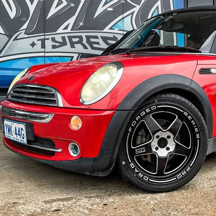 Images Ozzy Tyres Fyshwick | Tyres Canberra | Wheels & Tyres ACT | 4x4 Centre