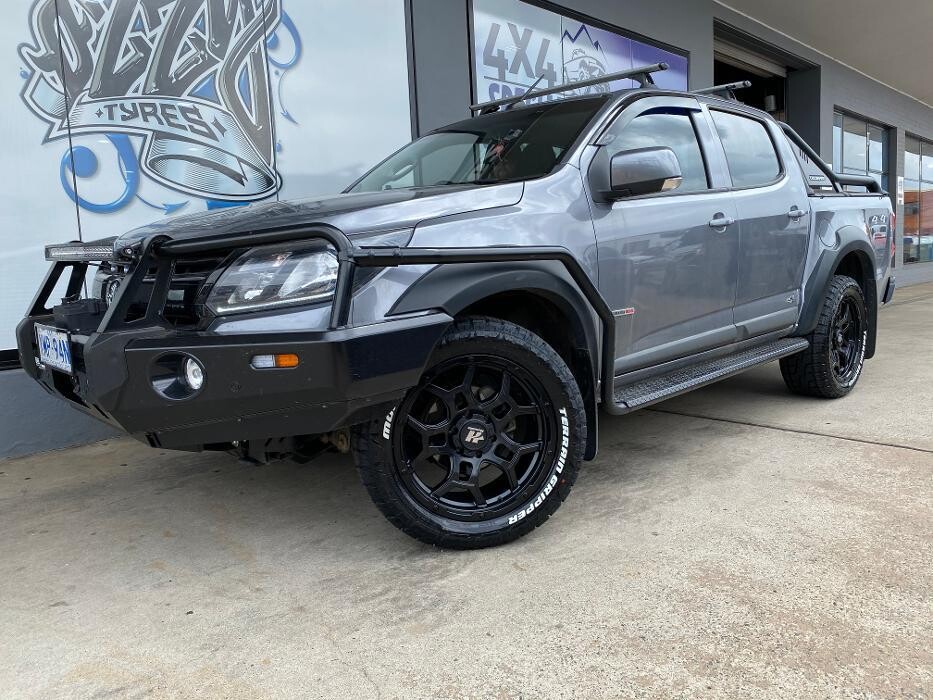 Images Ozzy Tyres Fyshwick | Tyres Canberra | Wheels & Tyres ACT | 4x4 Centre