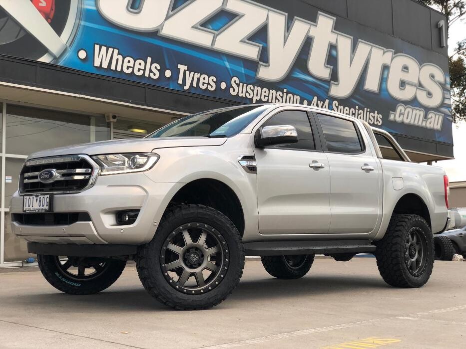 Images Ozzy Tyres Fyshwick | Tyres Canberra | Wheels & Tyres ACT | 4x4 Centre