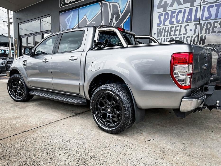 Images Ozzy Tyres Fyshwick | Tyres Canberra | Wheels & Tyres ACT | 4x4 Centre