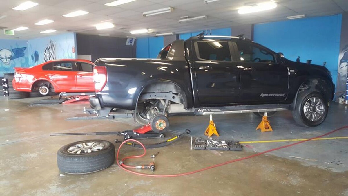 Images Ozzy Tyres Fyshwick | Tyres Canberra | Wheels & Tyres ACT | 4x4 Centre