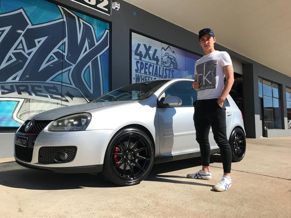 Images Ozzy Tyres Fyshwick | Tyres Canberra | Wheels & Tyres ACT | 4x4 Centre