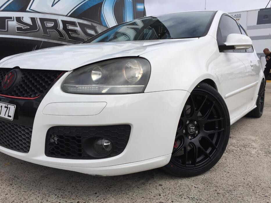 Images Ozzy Tyres Fyshwick | Tyres Canberra | Wheels & Tyres ACT | 4x4 Centre