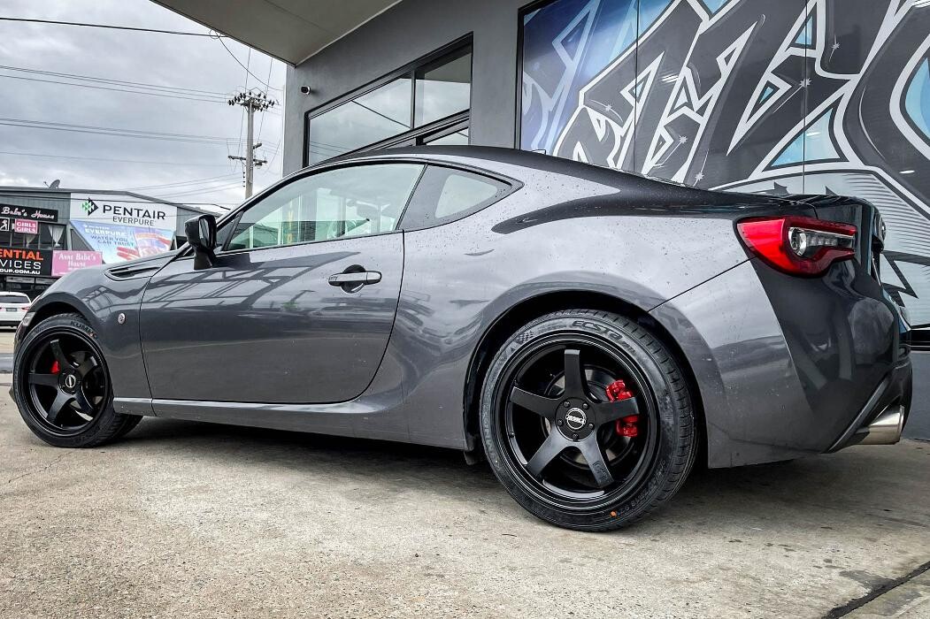 Images Ozzy Tyres Fyshwick | Tyres Canberra | Wheels & Tyres ACT | 4x4 Centre