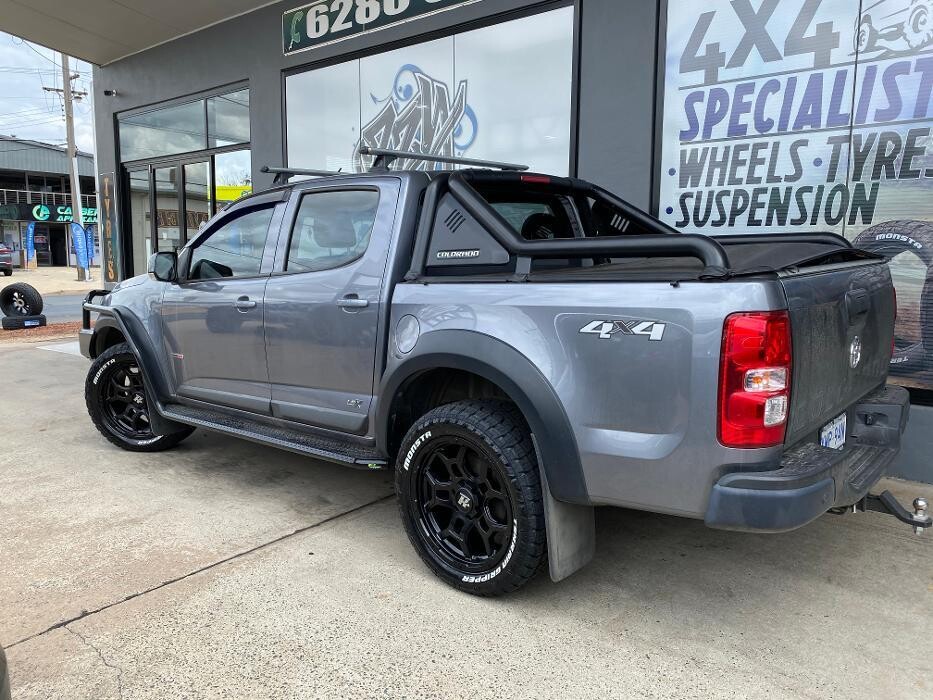 Images Ozzy Tyres Fyshwick | Tyres Canberra | Wheels & Tyres ACT | 4x4 Centre